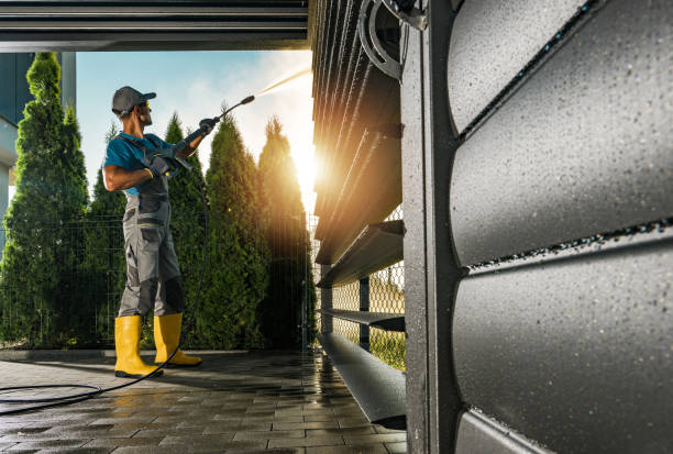 Best Animal Enclosure Cleaning  in Munsey Park, NY